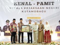 Sinergi tetap Terjaga, Bupati Iskandar bersama Wabup Deddy Apresiasi Kajari Elwin dan Sambut Kajari baru