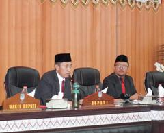 Paripurna Pertanggungjawaban APBD 2024 Tahap I, Bupati Iskandar Paparkan Capaian Pembangunan Kab. Bolsel