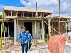 Bupati Iskandar Tinjau Progres Pembangunan Dua Unit Pustu di Helumo