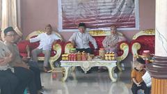Hari ke-2 Lebaran 1446 H, Bupati Iskandar Ziarah ke Makam Orang Tua dan Gelar Open House di rumah pribadi