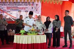 Hadiri HUT ke-9 Kecamatan Tomini, Bupati Iskandar Imbau Masyarakat Setempat Evaluasi Diri dan Perkuat Sinergi