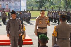 Apel Konsolidasi TNI Polri dan Linmas, Pjs. Bupati Tahlis bersama Kapolres Handoko Periksa Kesiapan Personel Pengamanan Pilkada