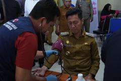 Sambut Hari Bhayangkara ke-80, Bupati Iskandar Ikut Donor Darah Bersama Polres Bolsel