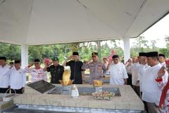 Refleksi HUT ke-18 daerah, Pemkab Bolsel Gelar Ziarah ke Makam Tokoh Pemekaran