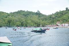 Meriah..! Bupati Iskandar Buka Teluk H2M Fishing Tournament Season II dan Lomba Dayung