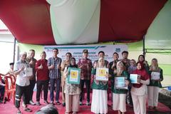 Wujud Pemulihan Pascabencana, Bupati Iskandar Resmikan Sambungan Listrik di Desa Pakuku Jaya